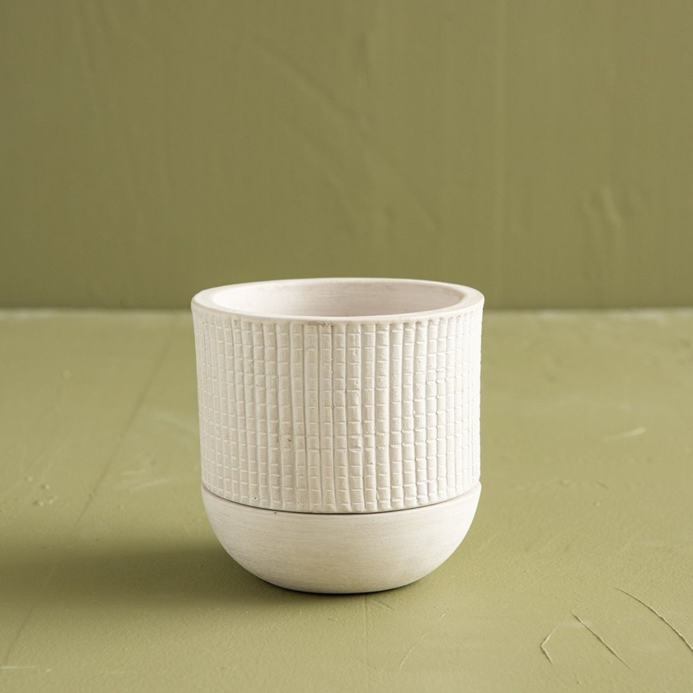 Magnolia Naomi Planter with Saucer - Small